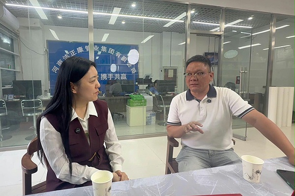 明亮照明集团创始人荆明慧到访洁正康管业