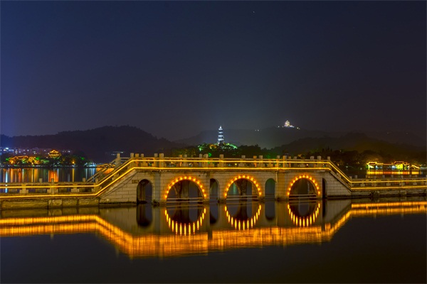 桥梁夜景亮化-是桥梁艺术美学的呈现