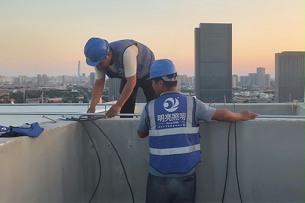 明亮照明集团亮化工程施工现场