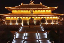 白天人气爆满夜里空荡，缺专业亮化让景区损失千万夜间流量