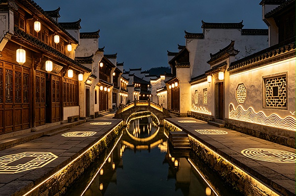 摒弃同质化灯光，景区灯光亮化结合徽派古建文化打造特色夜景