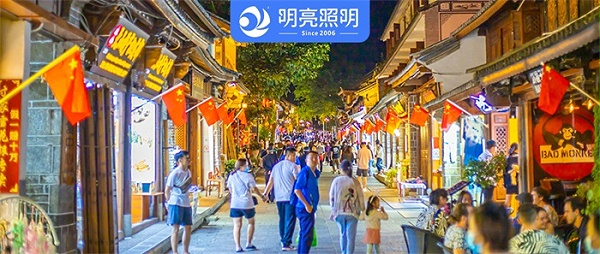 照亮夜空，焕发经济: 文旅亮化引领夜间消费新潮流