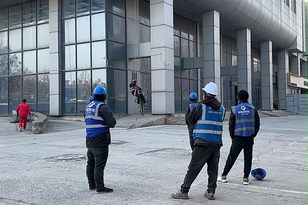 明亮照明集团亮化工程施工现场