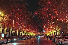 想让春节氛围深入人心？道路亮化营造沉浸式年味