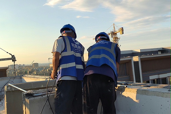 明亮照明集团亮化施工团队