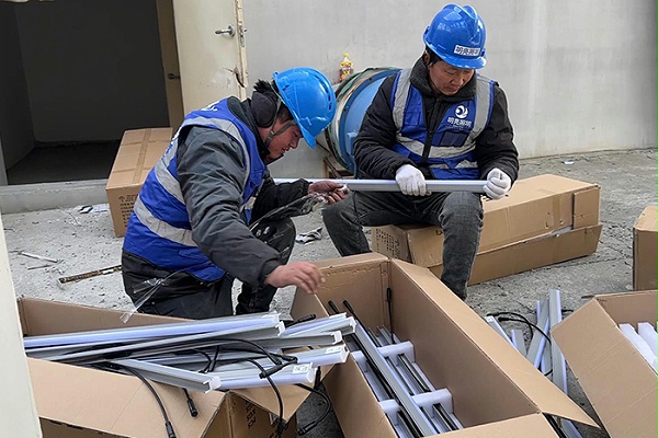 明亮照明亮化工程施工现场