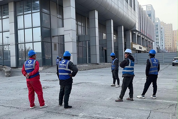 明亮照明集团亮化施工现场